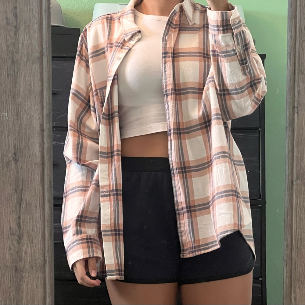 Pink, Blue, and White flannel. Size XXL from Universal Thread. Runs small.